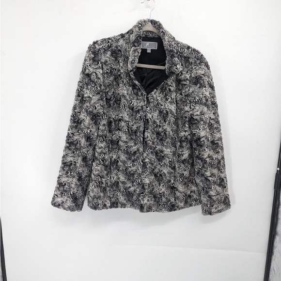 JM collections, women’s faux, fur, gray‎ and white coat size medium - Picture 1 of 6